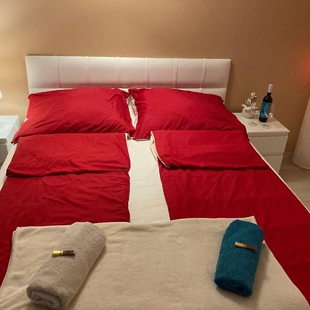 Esztergom Apartman Exteriör bild