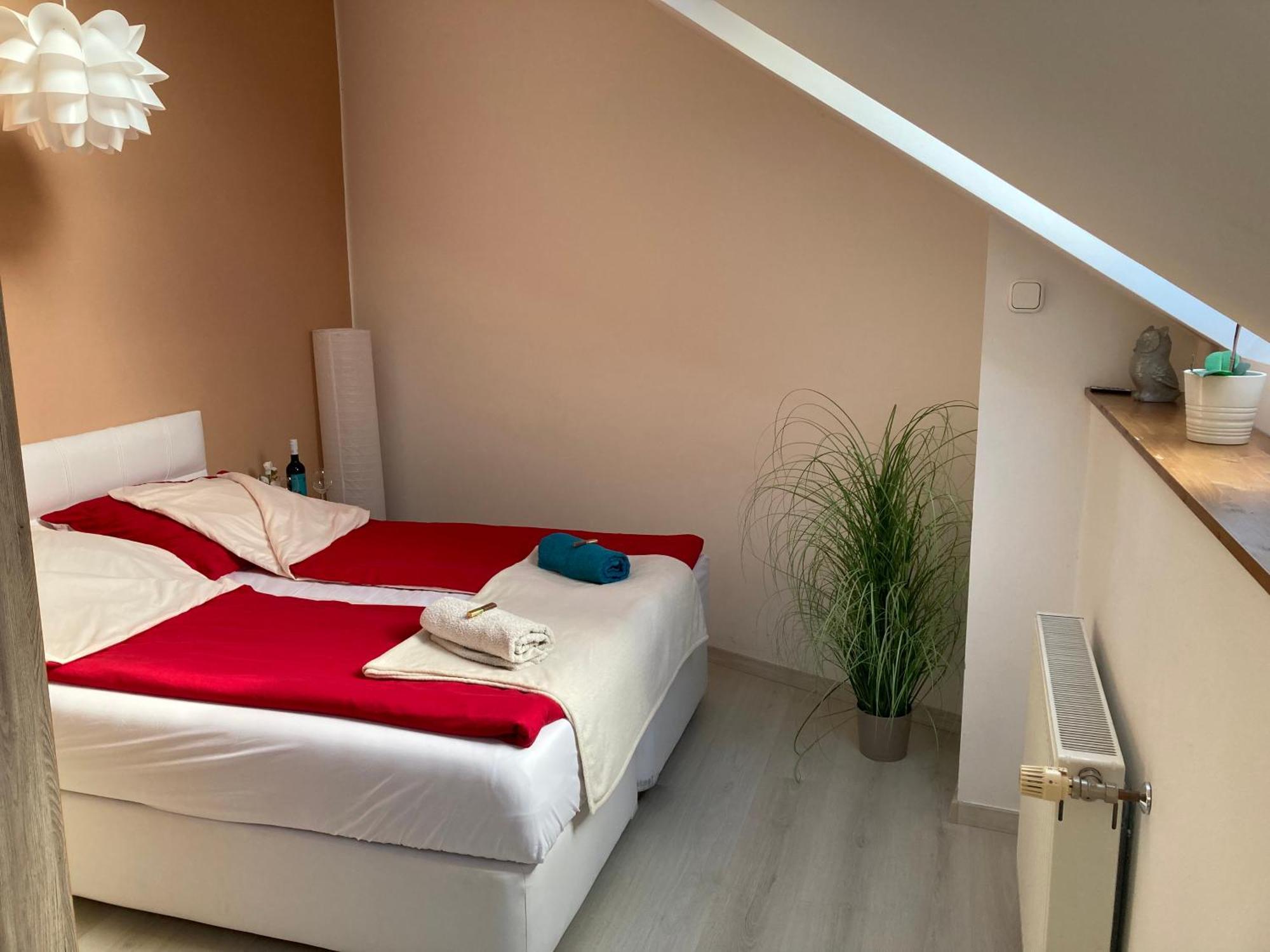 Esztergom Apartman Exteriör bild