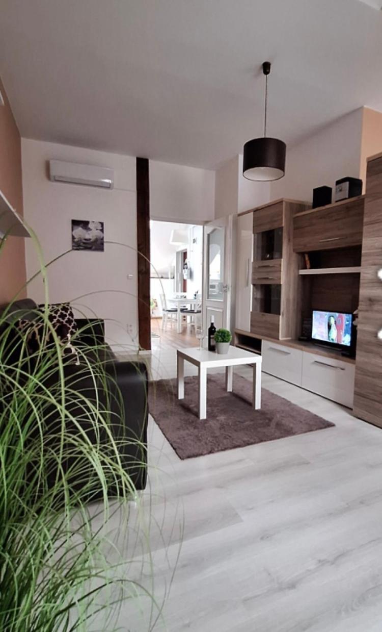 Esztergom Apartman Exteriör bild